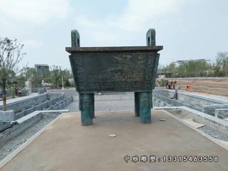大禹治水浮雕青铜四足方鼎