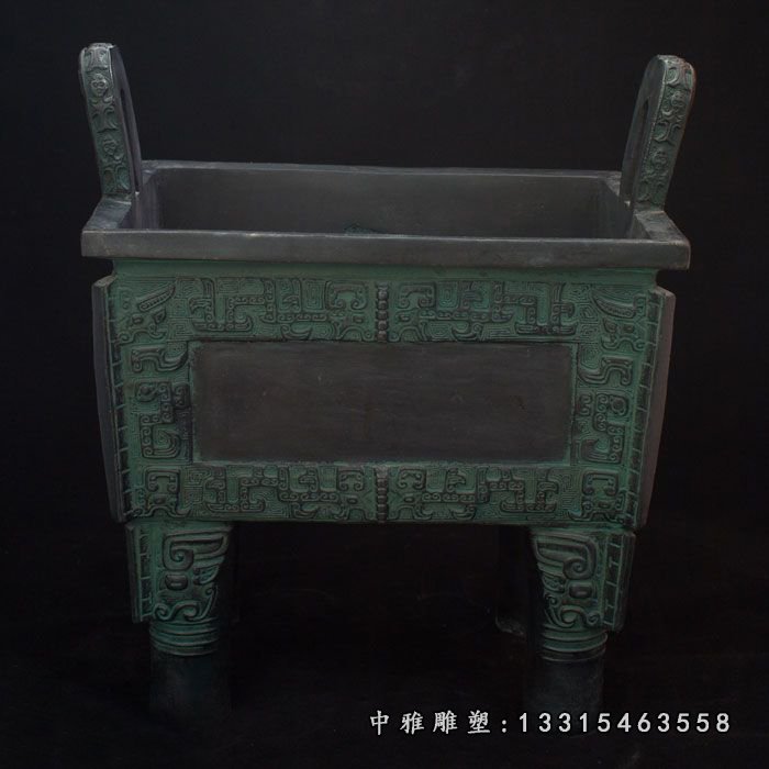青铜四方鼎，方形铜鼎