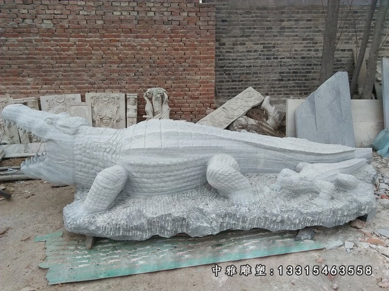 鳄鱼石雕，青石动物雕塑 (1)