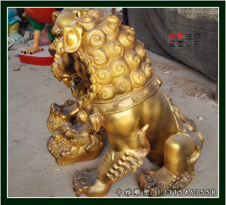玻璃钢彩球狮子 广场仿铜动物雕塑