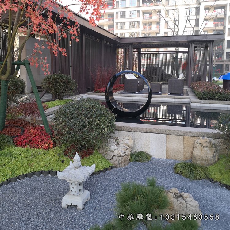 不锈钢抽象圆环雕塑