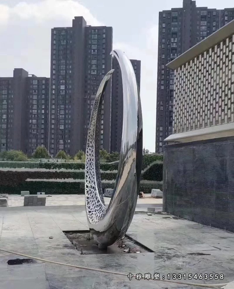不锈钢抽象月亮雕塑 (2)