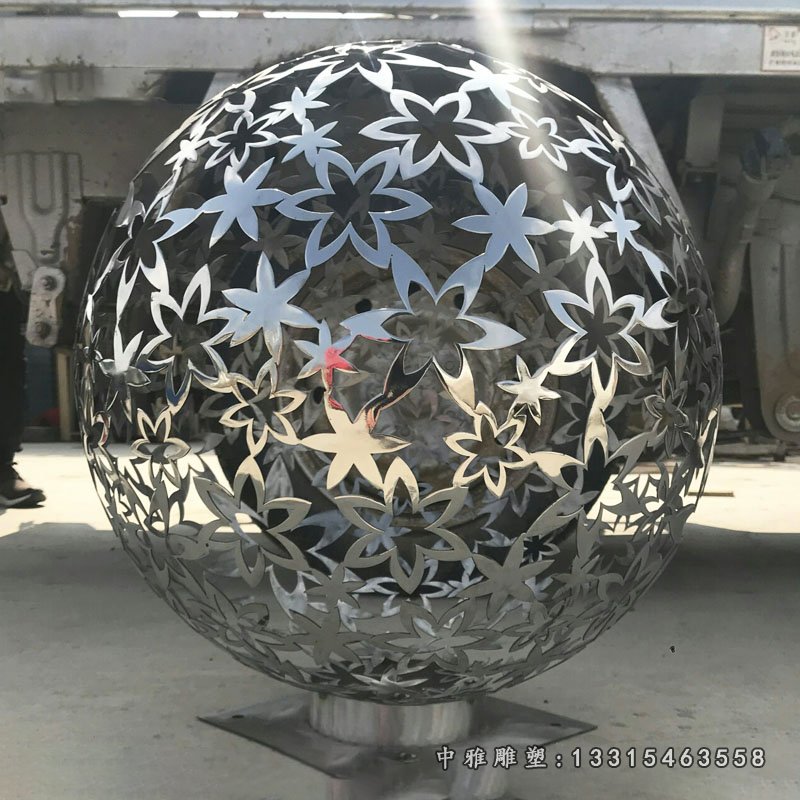 不锈钢镂空圆球发光雕塑