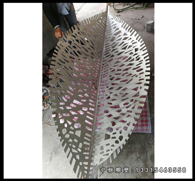 不锈钢镂空树叶雕塑,广场景观摆件 (1)