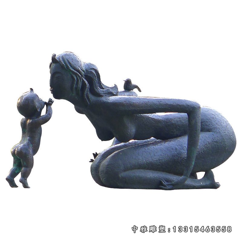 玻璃钢仿铜母爱雕塑仿真母子亲吻人物雕塑步行街亲情主题雕塑摆件52604