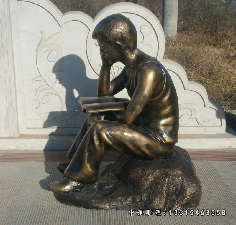 校园读书人物铜雕 (3)