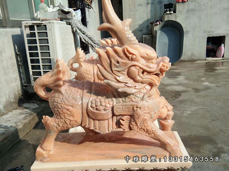 晚霞红辟邪麒麟石雕