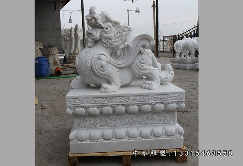 大理石瑞兽麒麟雕塑(1)