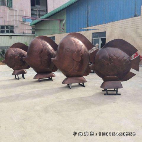 铜雕公园小型鱼