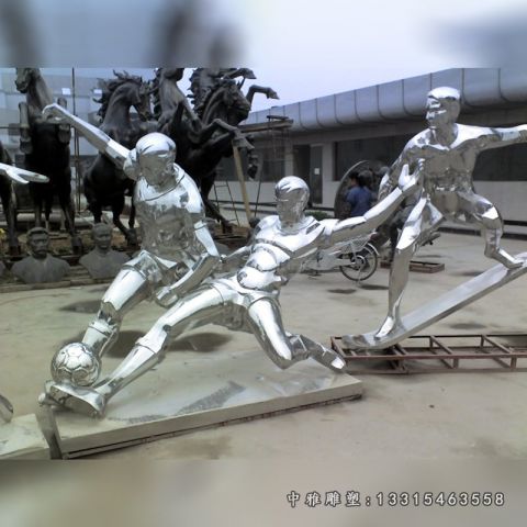 不锈钢公园踢足球人物雕塑