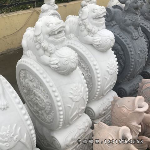 石雕门口抱鼓石