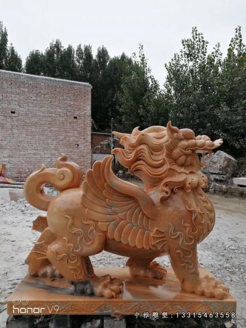 晚霞红石雕貔貅