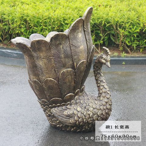孔雀开屏铜雕