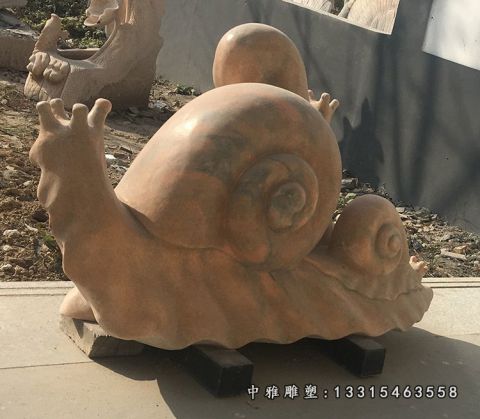 石雕爬行蜗牛雕塑
