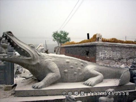 石雕广场鳄鱼