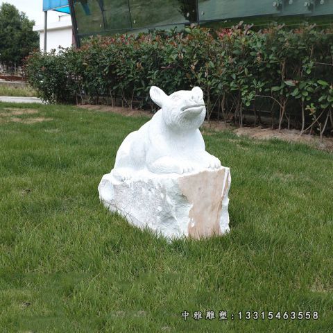 草坪石雕狗熊