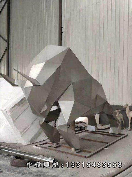抽象牛不锈钢雕塑