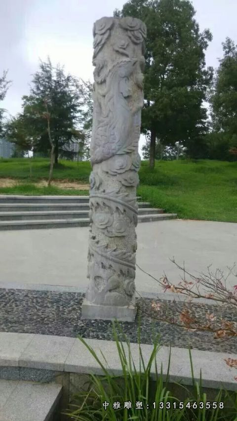 广场龙柱石雕景观