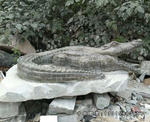 石雕鳄鱼雕塑