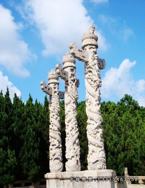 大型石雕景观龙柱