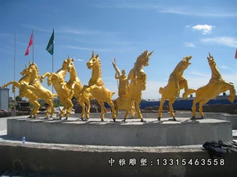 广场铜雕阿波罗战车