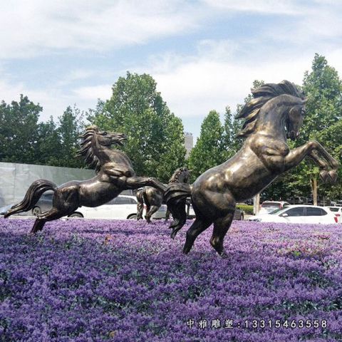 公园铜雕马