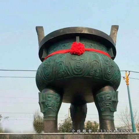 铜雕大型三足鼎