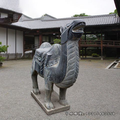 公园石雕骆驼