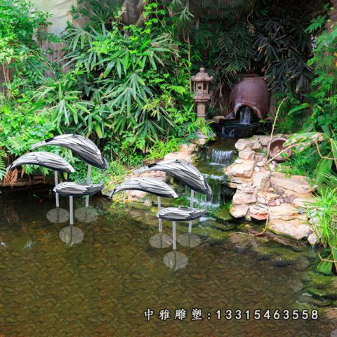 不锈钢抽象鱼雕塑