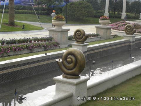 石雕爬行蜗牛动物