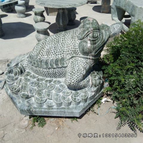 招财石雕金蟾