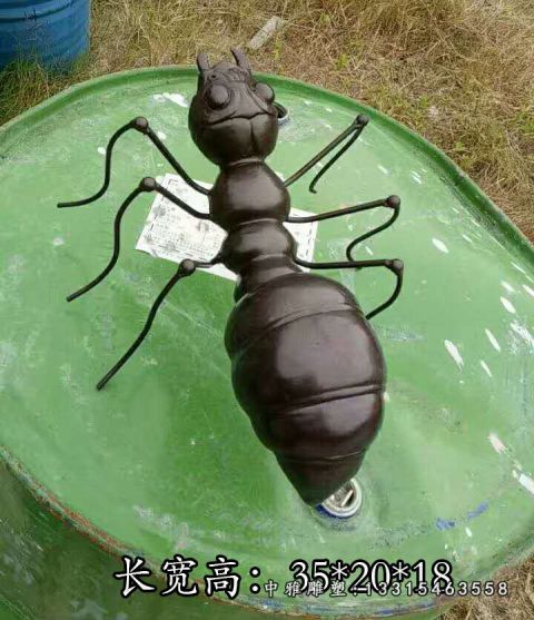 铜雕园林黑色蚂蚁