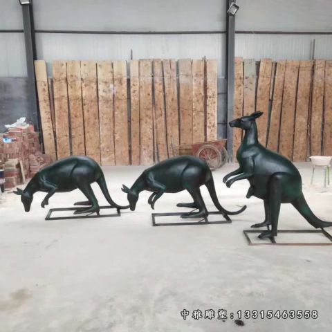 铜雕广场袋鼠