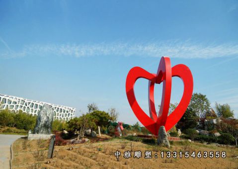广场不锈钢创意爱心雕塑