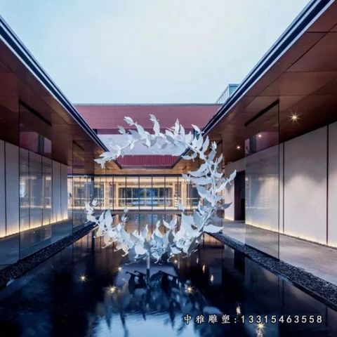 不锈钢公园鸽子动物