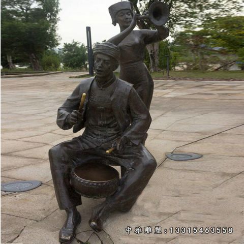 少数民族民俗人物铜雕