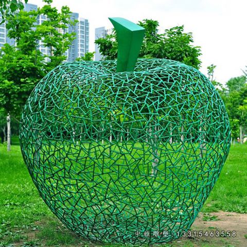 不锈钢镂空苹果雕塑